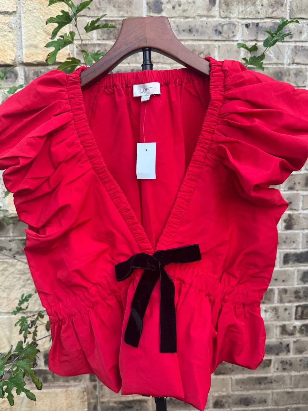 LOFT NWT Red Ruffle Puff Sleeve V-Neck Top with Black Velvet Bow Size L